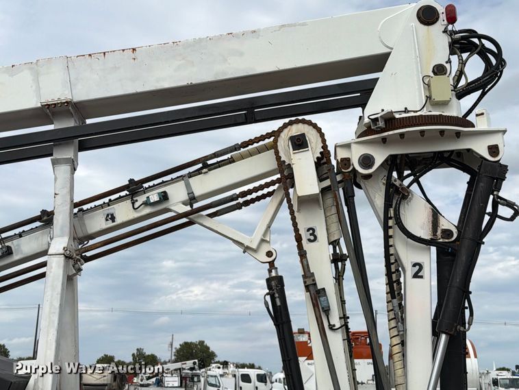 image for item FW3517 2000 GMC T8500 bridge inspection truck