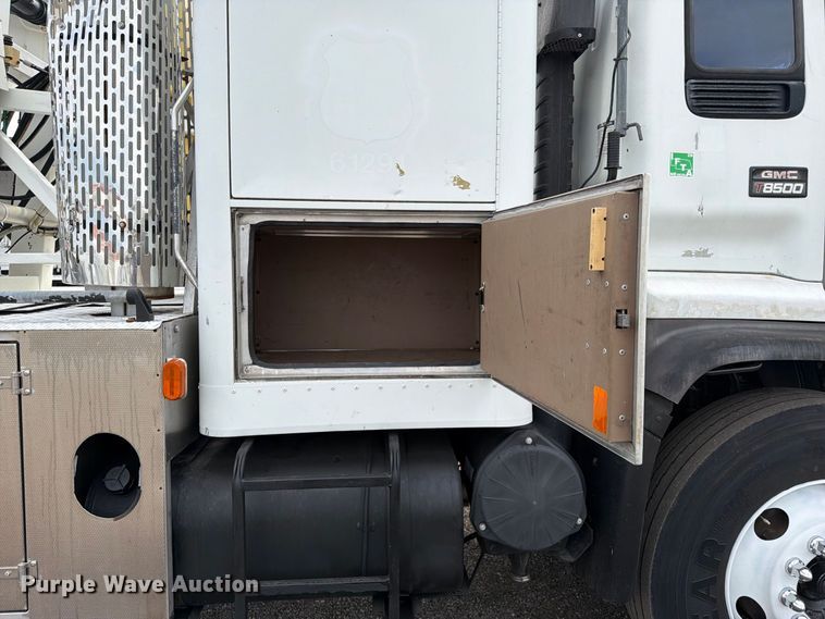 image for item FW3517 2000 GMC T8500 bridge inspection truck
