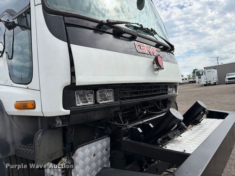 image for item FW3517 2000 GMC T8500 bridge inspection truck