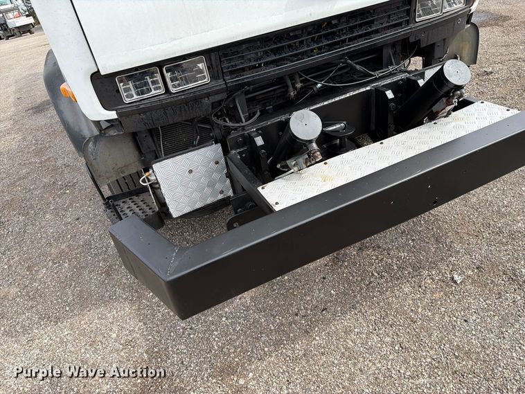 image for item FW3517 2000 GMC T8500 bridge inspection truck