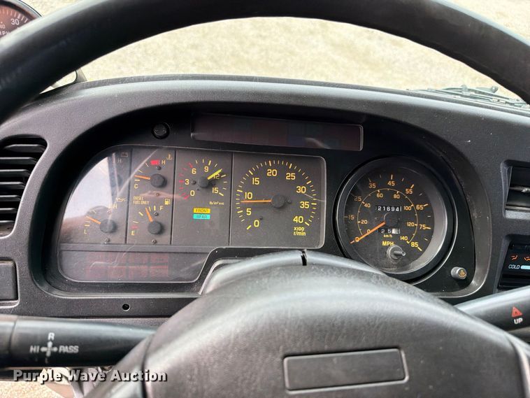 image for item FW3517 2000 GMC T8500 bridge inspection truck