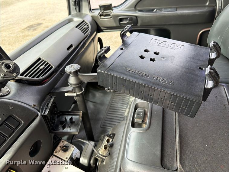 image for item FW3517 2000 GMC T8500 bridge inspection truck