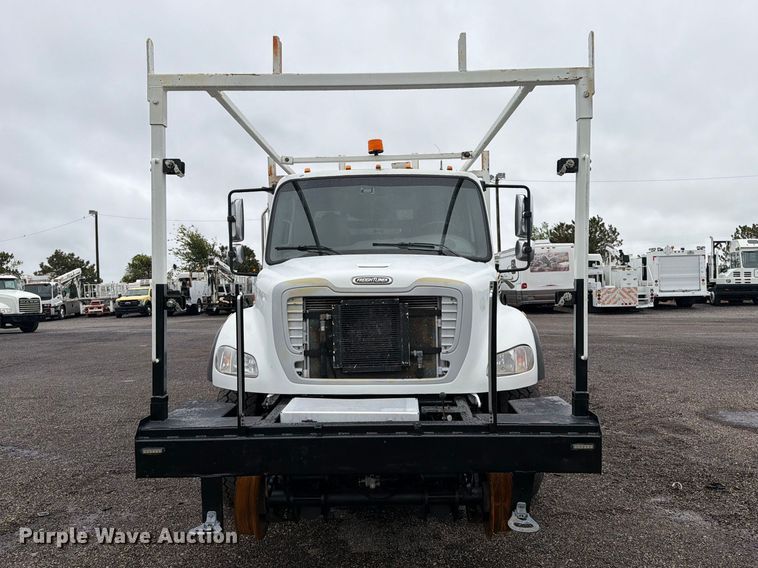 image for item FW3519 2010 Freightliner Business Class M2 crane truck