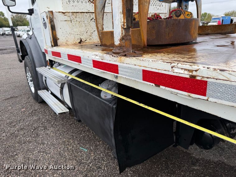 image for item FW3519 2010 Freightliner Business Class M2 crane truck