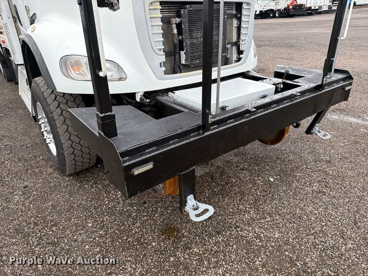 image for item FW3519 2010 Freightliner Business Class M2 crane truck