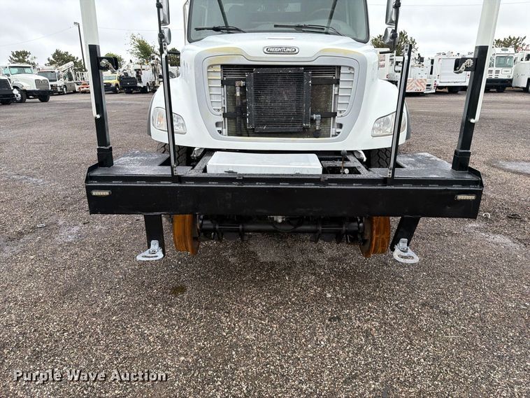 image for item FW3519 2010 Freightliner Business Class M2 crane truck