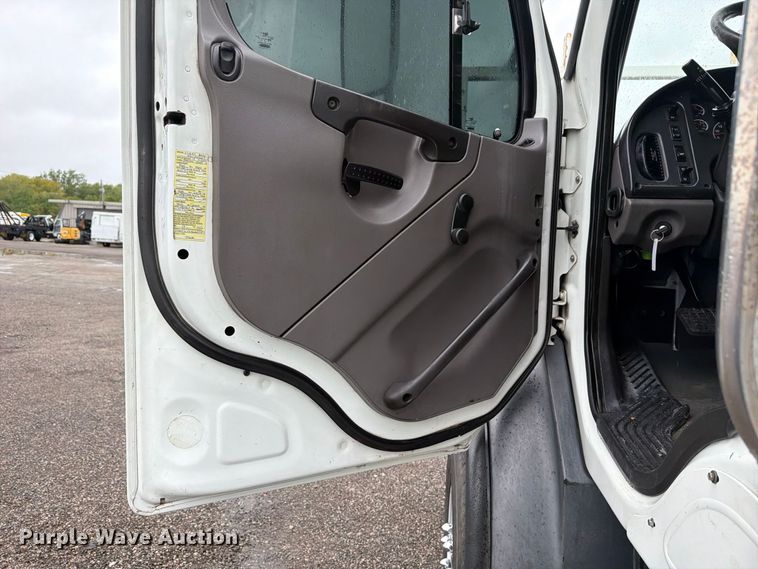image for item FW3519 2010 Freightliner Business Class M2 crane truck