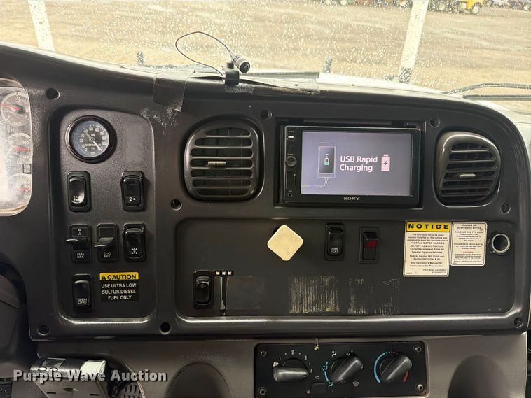 image for item FW3519 2010 Freightliner Business Class M2 crane truck
