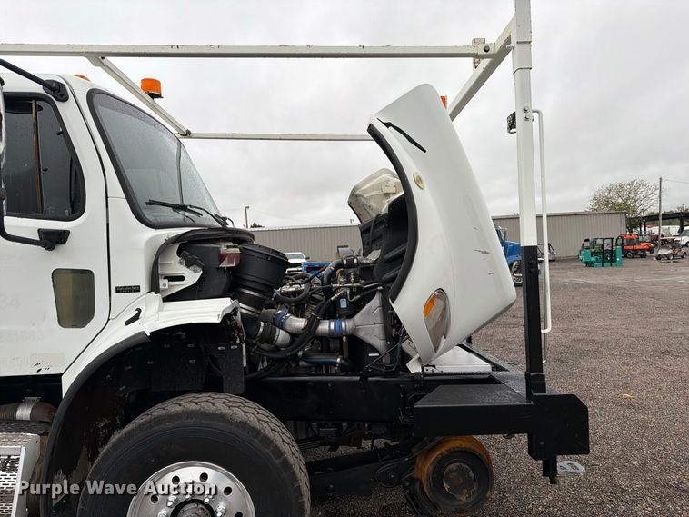 image for item FW3519 2010 Freightliner Business Class M2 crane truck