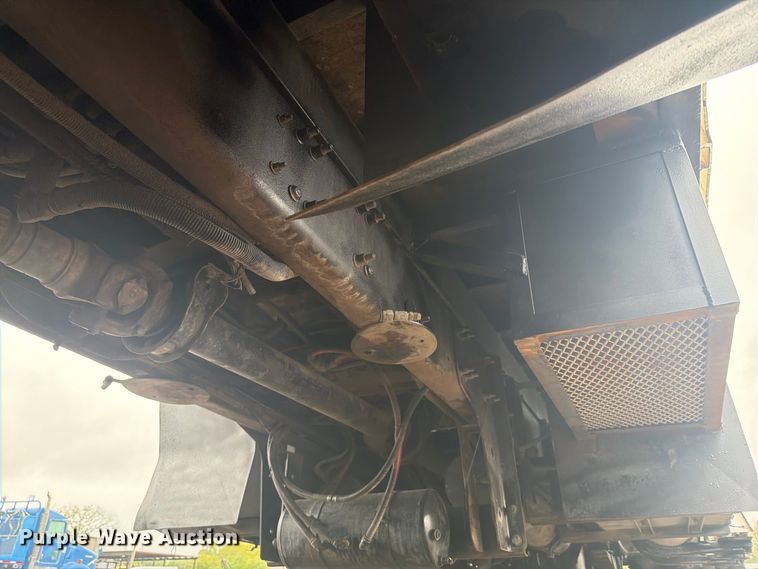 image for item FW3519 2010 Freightliner Business Class M2 crane truck