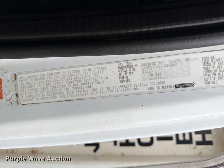 image for item FW3519 2010 Freightliner Business Class M2 crane truck