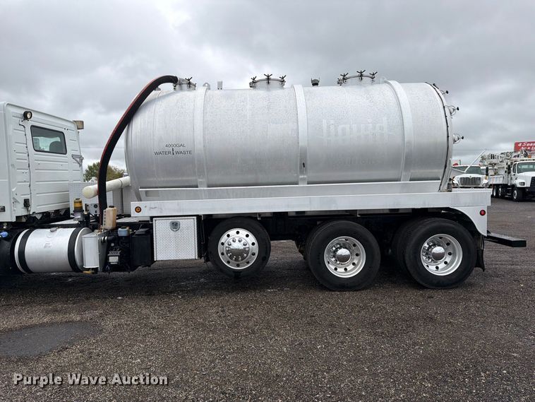 image for item FW3523 2013 Volvo VHD vacuum truck