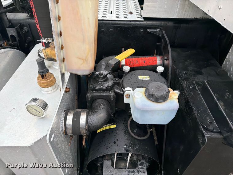 image for item FW3523 2013 Volvo VHD vacuum truck
