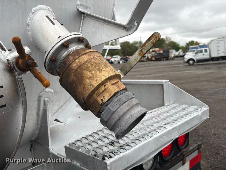 image for item FW3523 2013 Volvo VHD vacuum truck