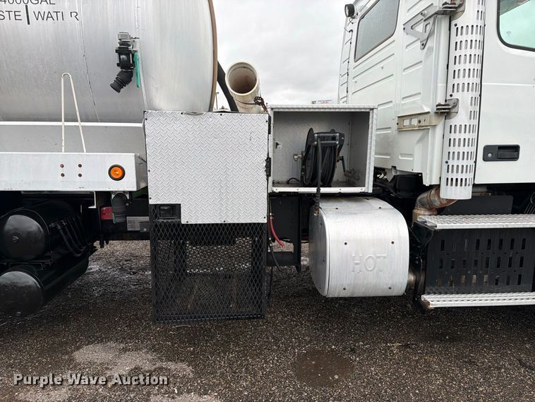 image for item FW3523 2013 Volvo VHD vacuum truck
