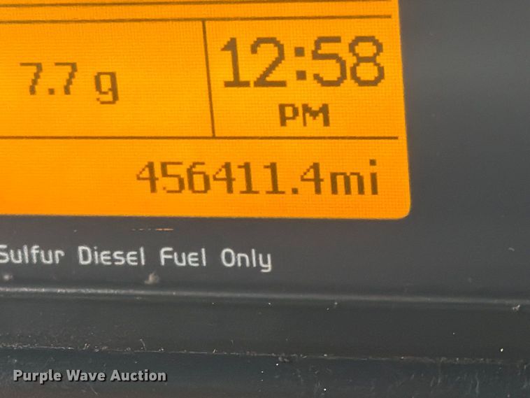 image for item FW3523 2013 Volvo VHD vacuum truck