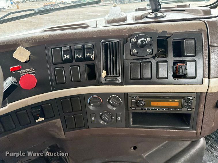 image for item FW3523 2013 Volvo VHD vacuum truck