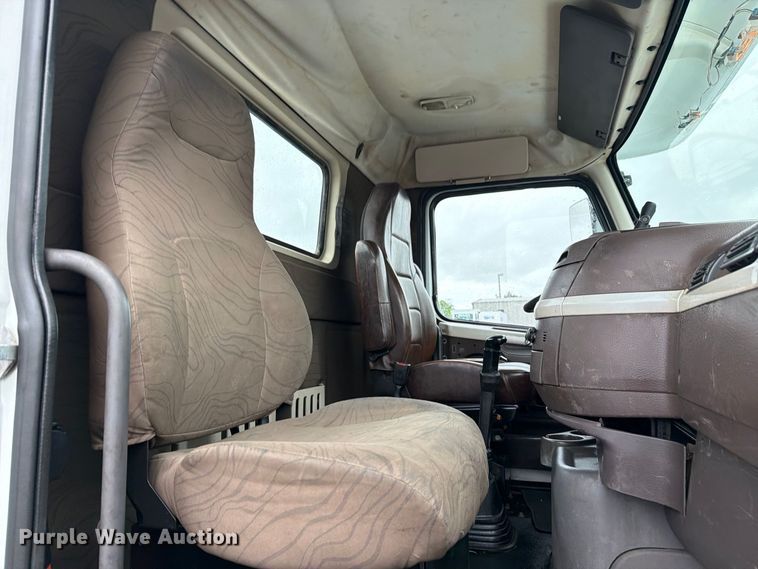 image for item FW3523 2013 Volvo VHD vacuum truck
