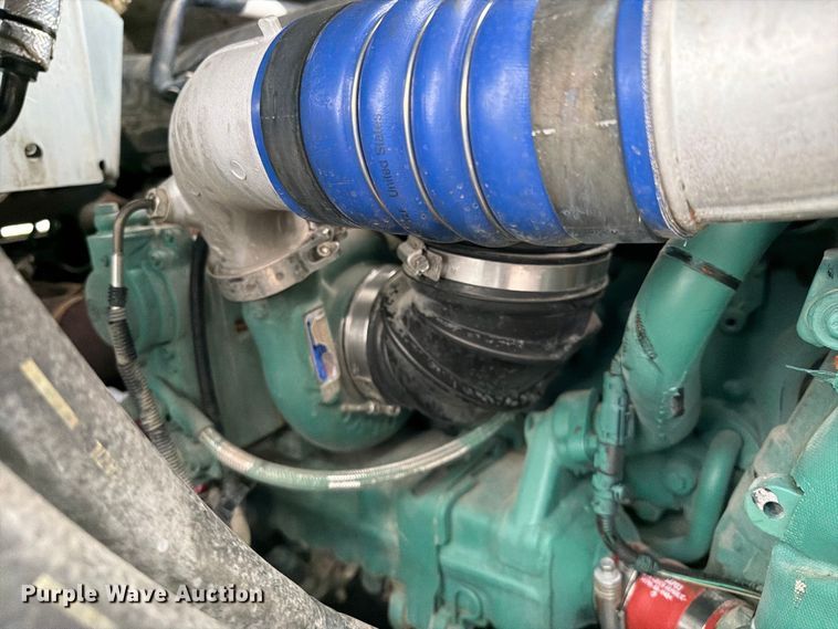 image for item FW3523 2013 Volvo VHD vacuum truck