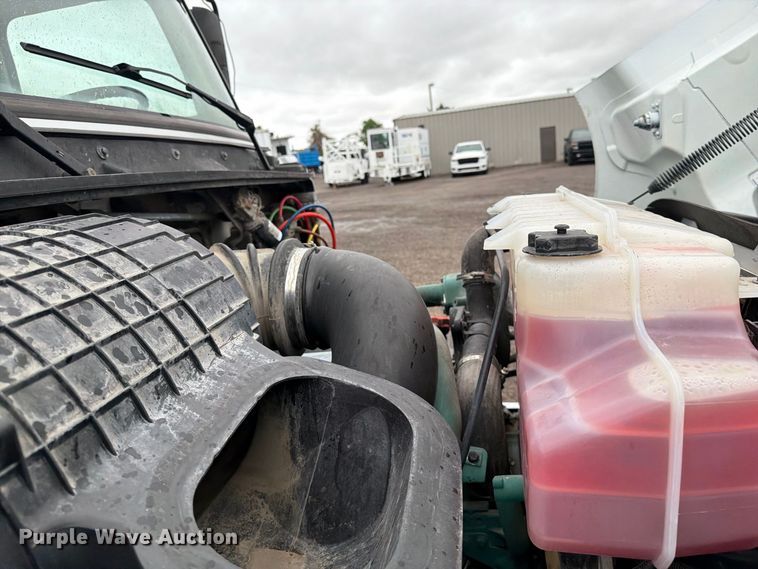 image for item FW3523 2013 Volvo VHD vacuum truck