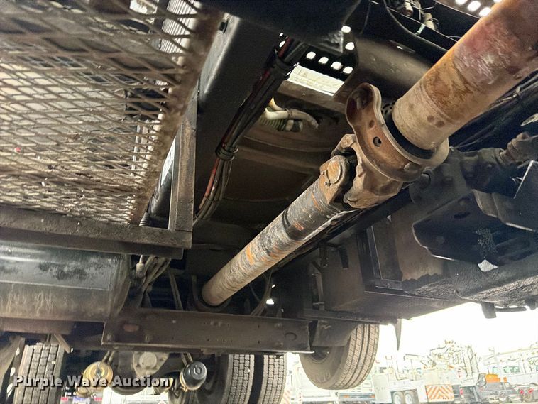 image for item FW3523 2013 Volvo VHD vacuum truck