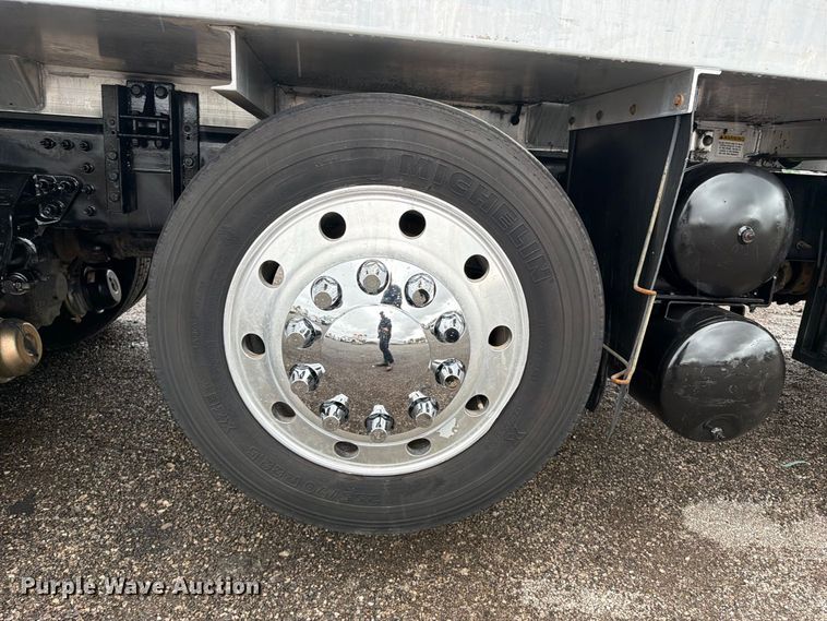 image for item FW3523 2013 Volvo VHD vacuum truck