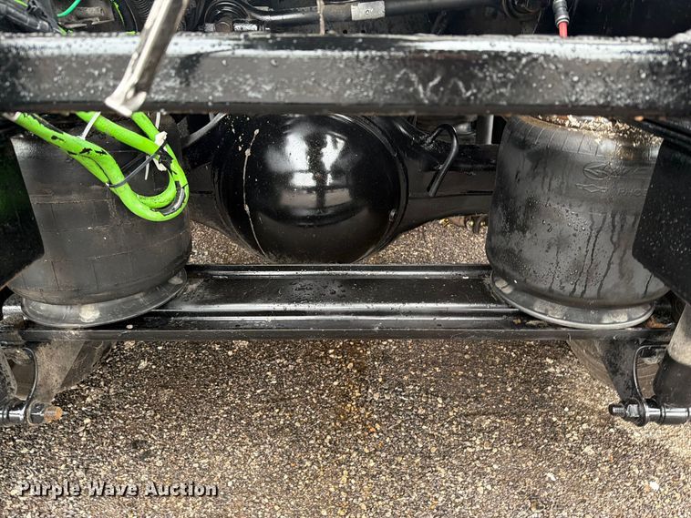 image for item FW3523 2013 Volvo VHD vacuum truck