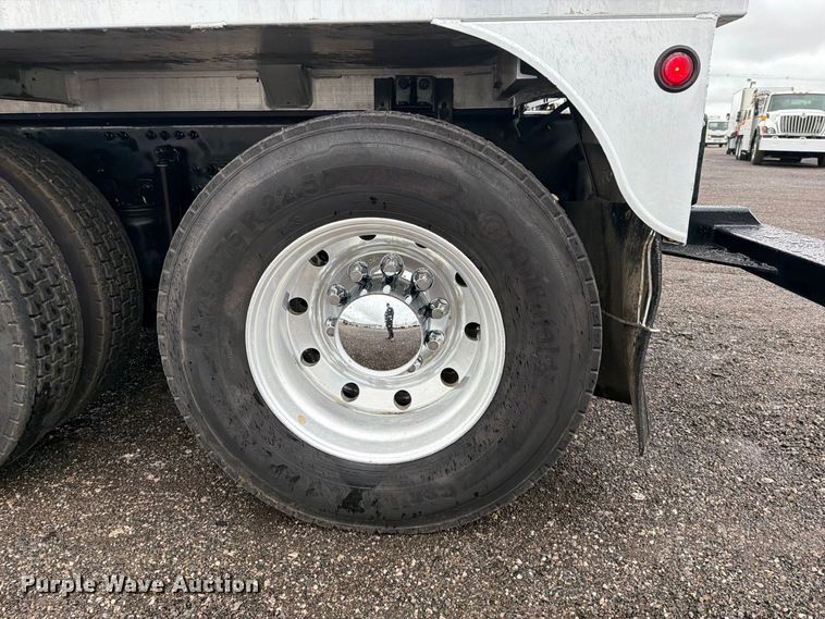 image for item FW3523 2013 Volvo VHD vacuum truck