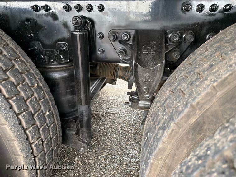 image for item FW3523 2013 Volvo VHD vacuum truck