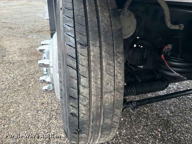 image for item FW3523 2013 Volvo VHD vacuum truck