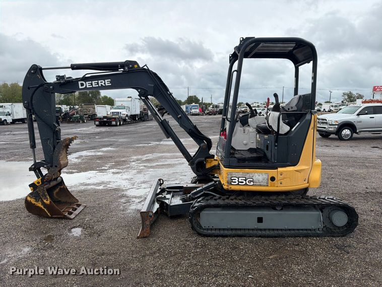 image for item FW3524 2015 John Deere 35G mini excavator