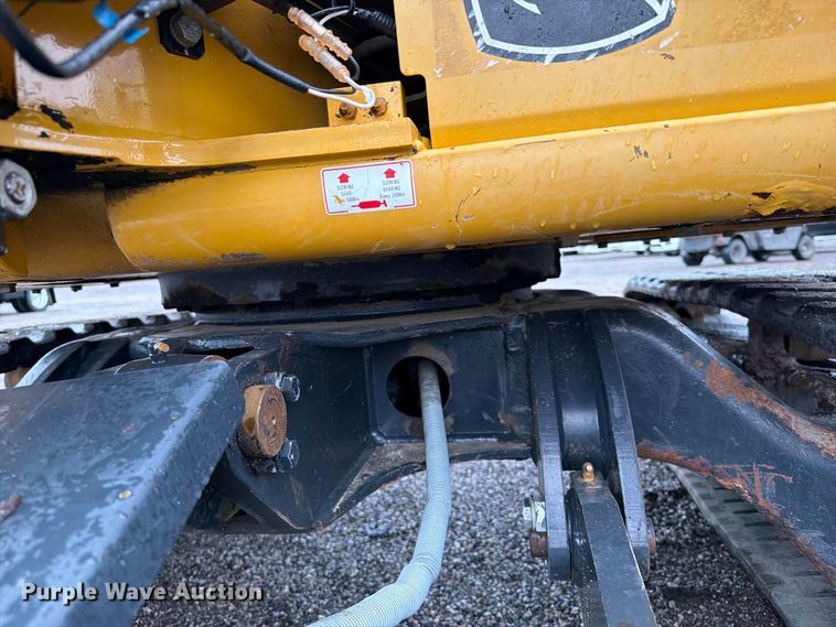image for item FW3524 2015 John Deere 35G mini excavator