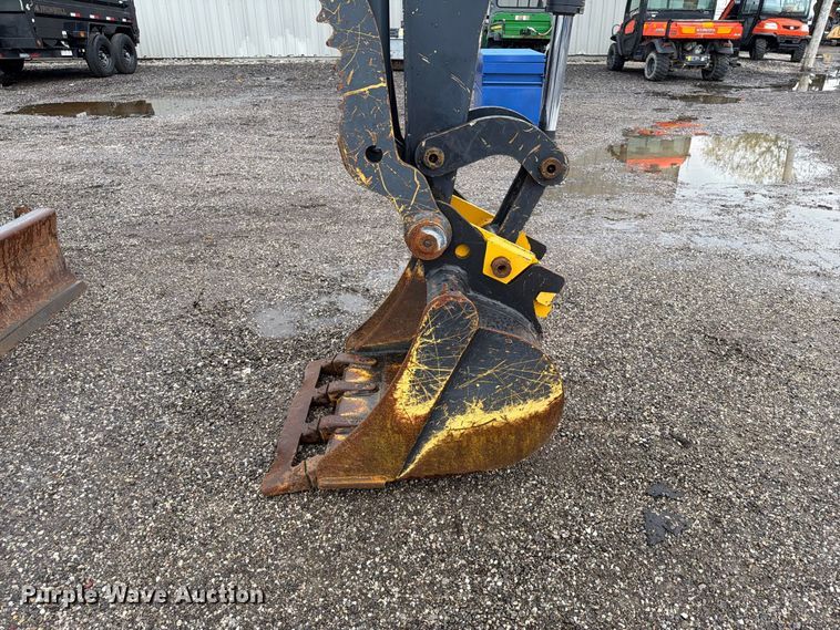 image for item FW3524 2015 John Deere 35G mini excavator
