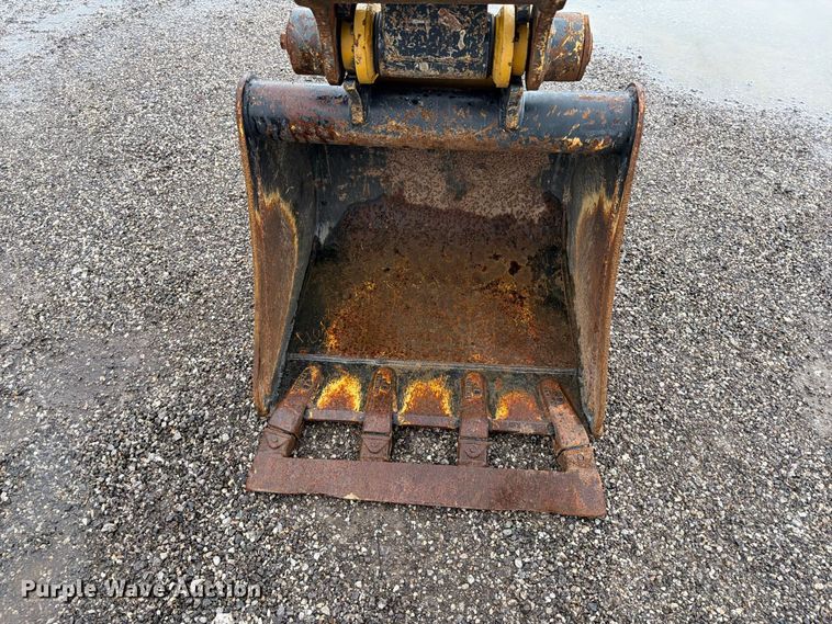image for item FW3524 2015 John Deere 35G mini excavator