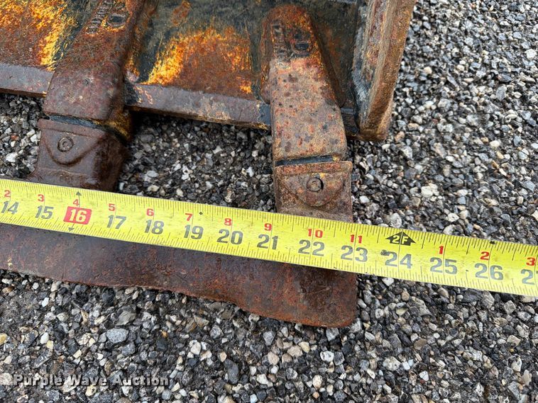 image for item FW3524 2015 John Deere 35G mini excavator