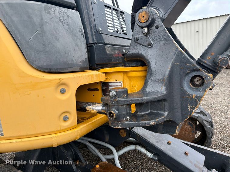image for item FW3524 2015 John Deere 35G mini excavator