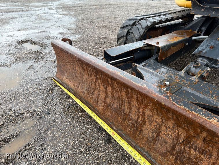 image for item FW3524 2015 John Deere 35G mini excavator