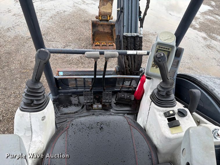 image for item FW3524 2015 John Deere 35G mini excavator