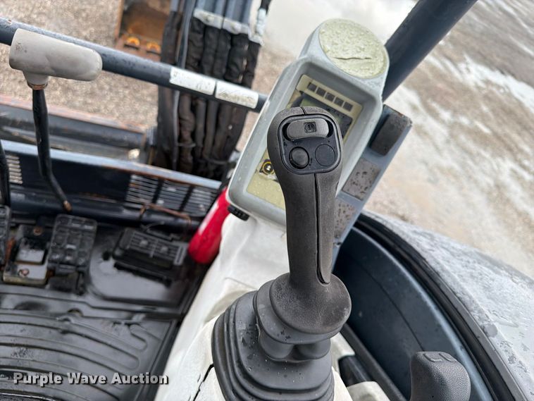 image for item FW3524 2015 John Deere 35G mini excavator