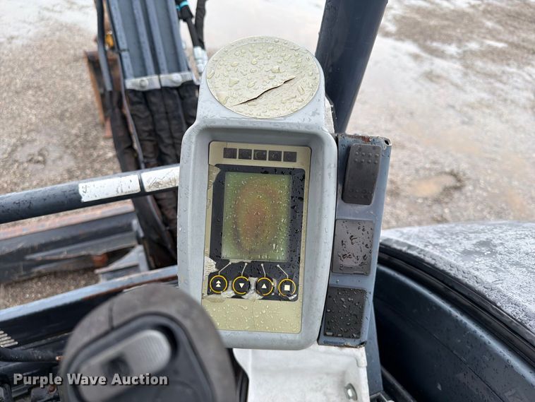 image for item FW3524 2015 John Deere 35G mini excavator