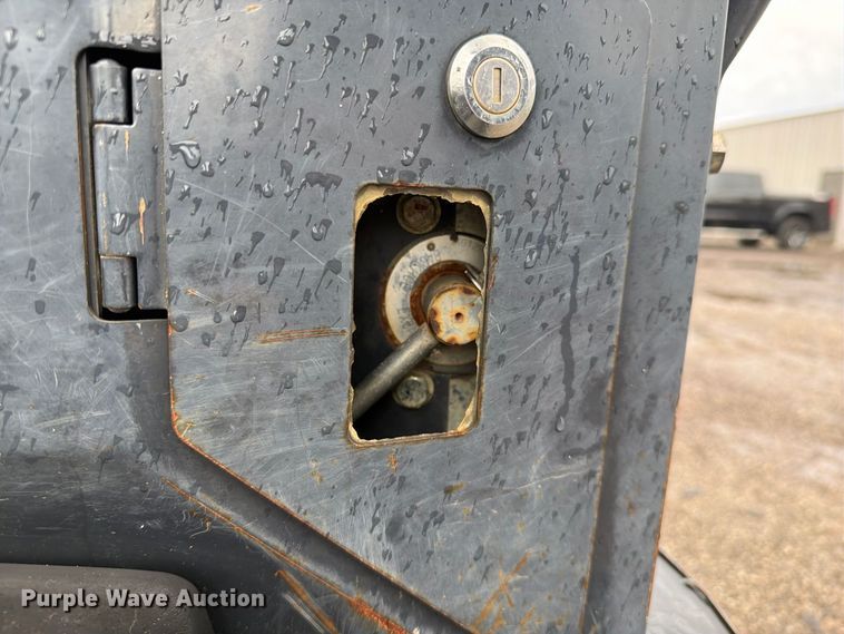 image for item FW3524 2015 John Deere 35G mini excavator