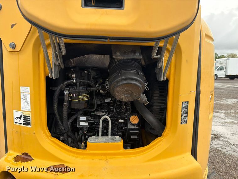 image for item FW3524 2015 John Deere 35G mini excavator