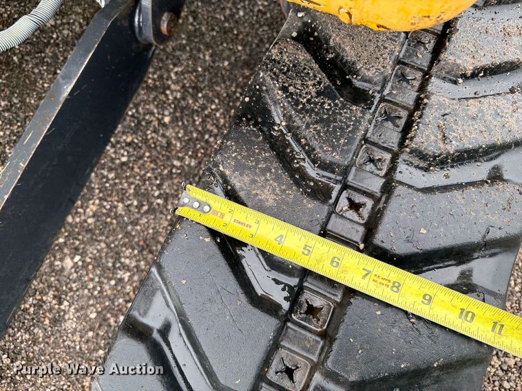 image for item FW3524 2015 John Deere 35G mini excavator