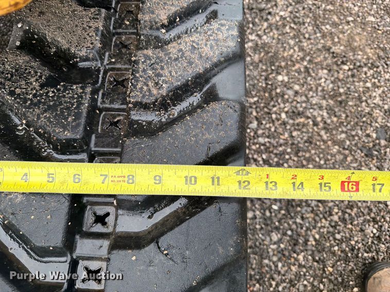 image for item FW3524 2015 John Deere 35G mini excavator