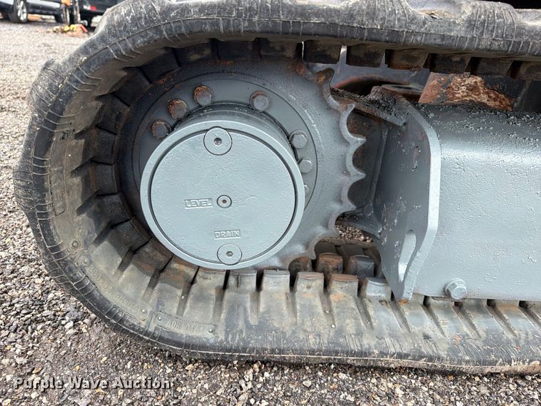 image for item FW3524 2015 John Deere 35G mini excavator