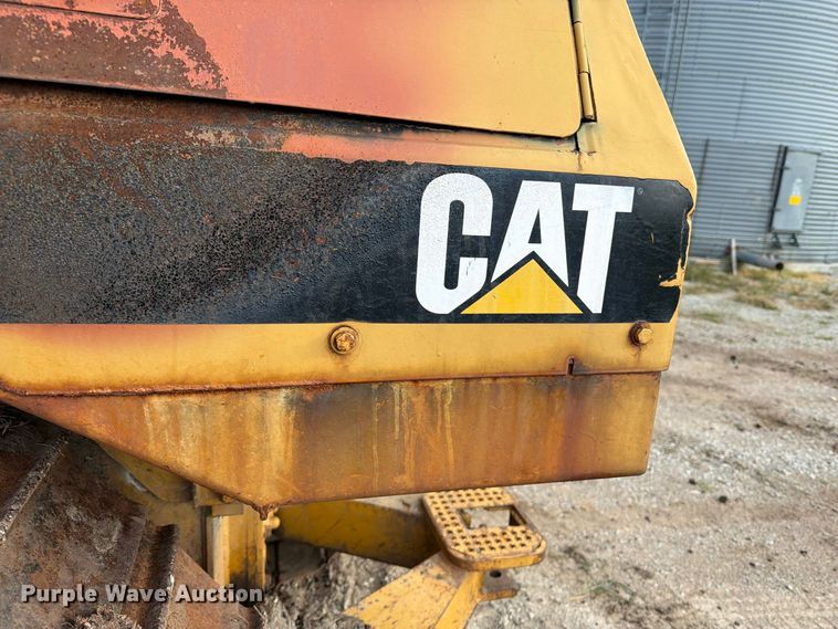 image for item OE9723 1981 Caterpillar D4H dozer
