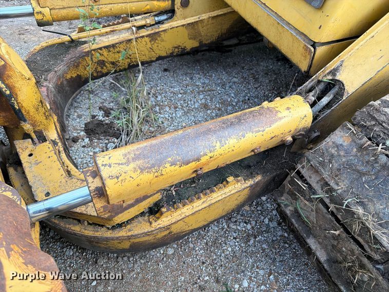image for item OE9723 1981 Caterpillar D4H dozer