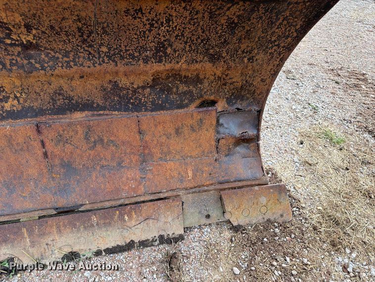image for item OE9723 1981 Caterpillar D4H dozer