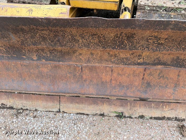 image for item OE9723 1981 Caterpillar D4H dozer