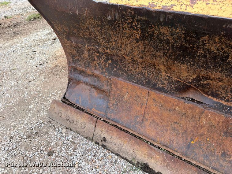 image for item OE9723 1981 Caterpillar D4H dozer